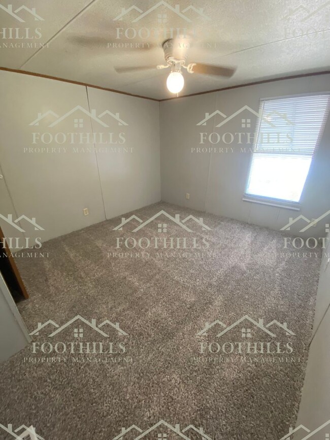 Building Photo - Cozy 2BR/2BA Mobile Home Near Portside Mar...