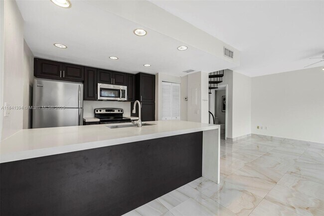 Foto del edificio - 3192 Bird Ave