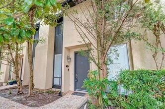Building Photo - 1112 Bering Dr