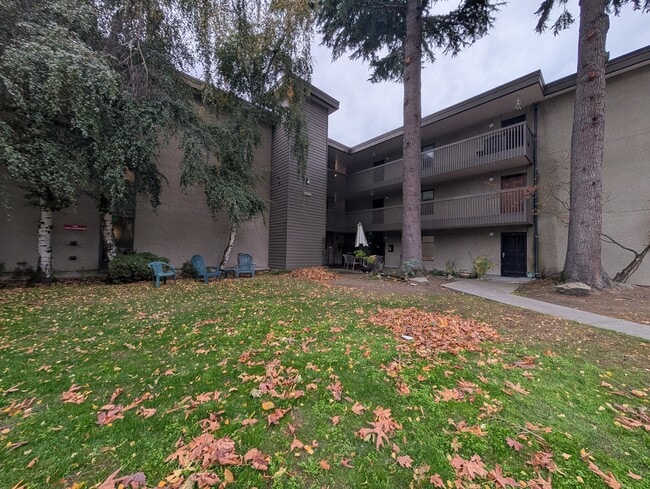 Photo - 2550 Thorndyke Ave W Apartment