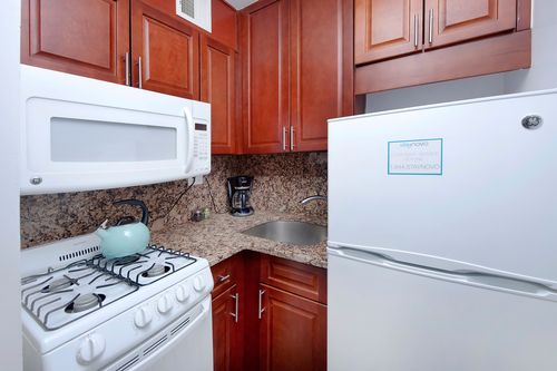 Foto del edificio - 136 E 17th St