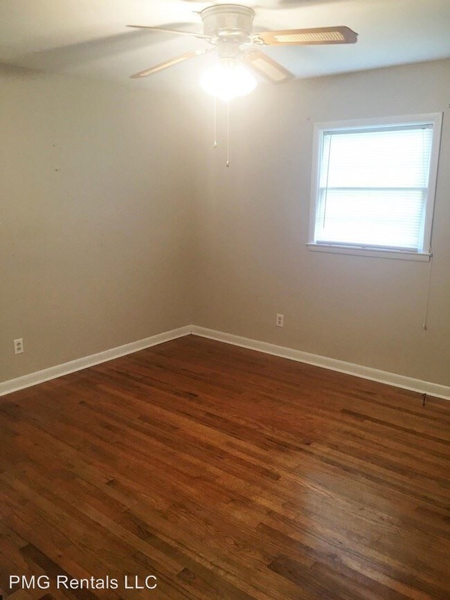 Building Photo - 5 br, 2 bath Room For Rent - 204 Marvin