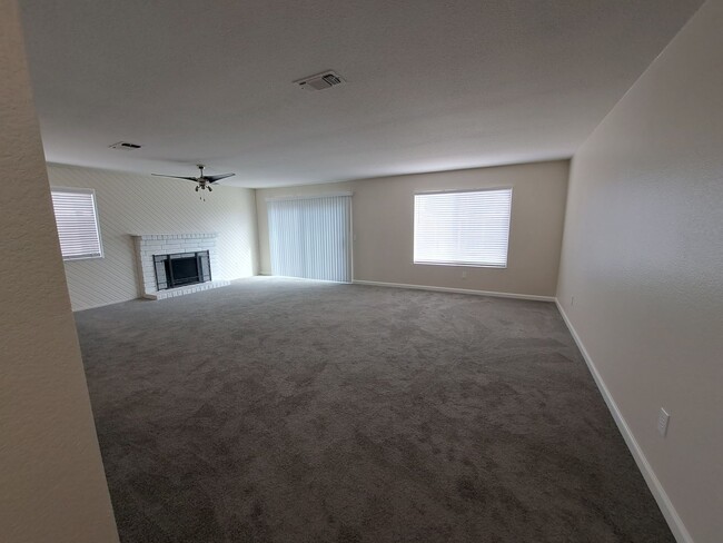 Building Photo - Close to Travis Air Force Base - New Renov...