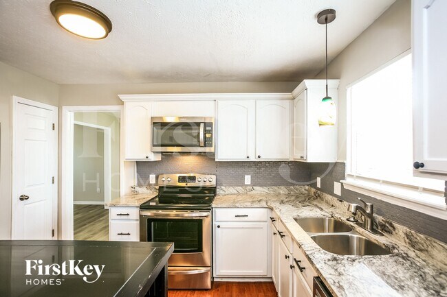 Foto del edificio - 8438 Aviva Ln