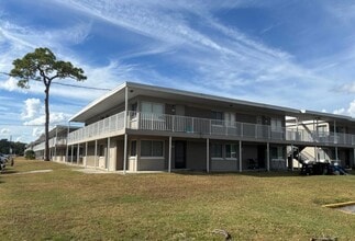 Building Photo - 800 N Fiske Blvd