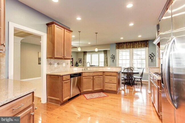 Building Photo - 24960 Castleton Dr