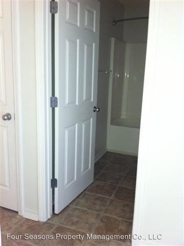 Building Photo - 1 br, 1 bath House - 109 Spruce Street