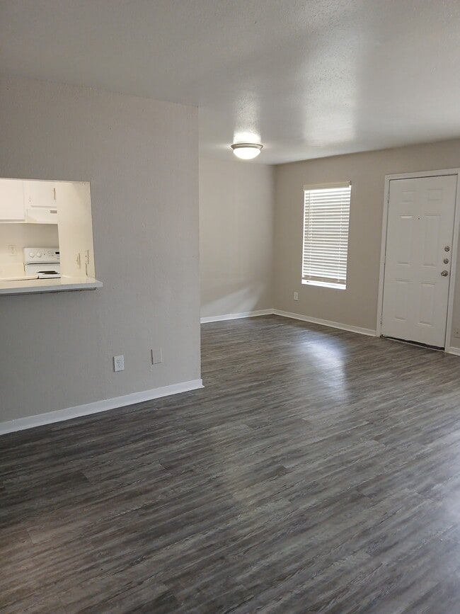 2x2 - 74 Lyerly Place Apartments