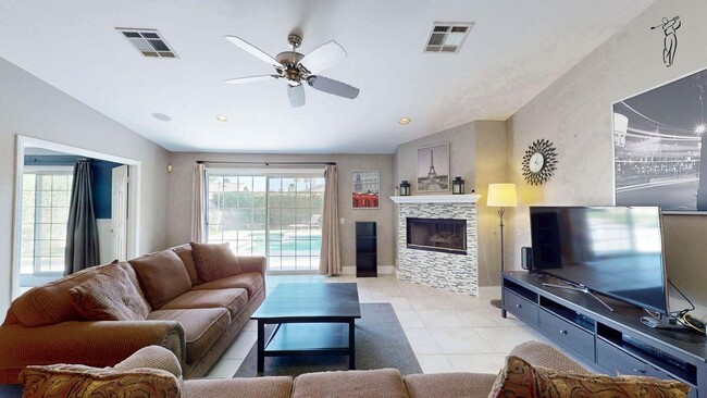 Building Photo - 78835 Lowe Dr