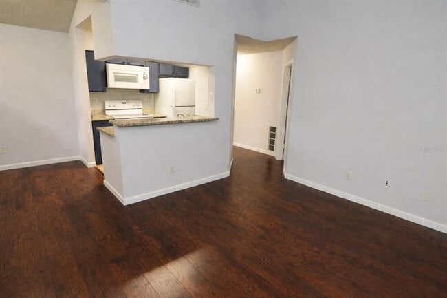Building Photo - 8635 Mallard Reserve Dr