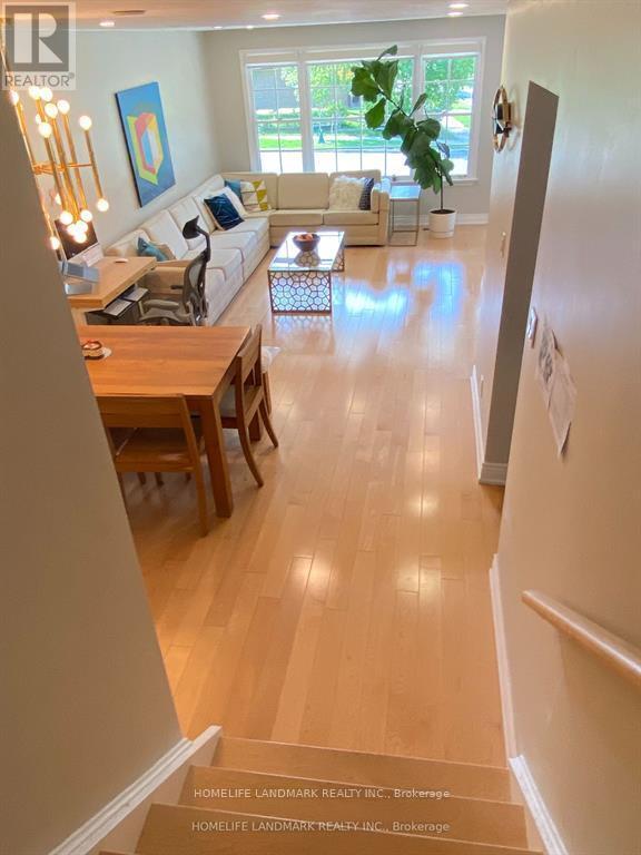 Building Photo - 186 Upper Canada Dr