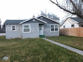 Primary Photo - Cute Older House with huge yard