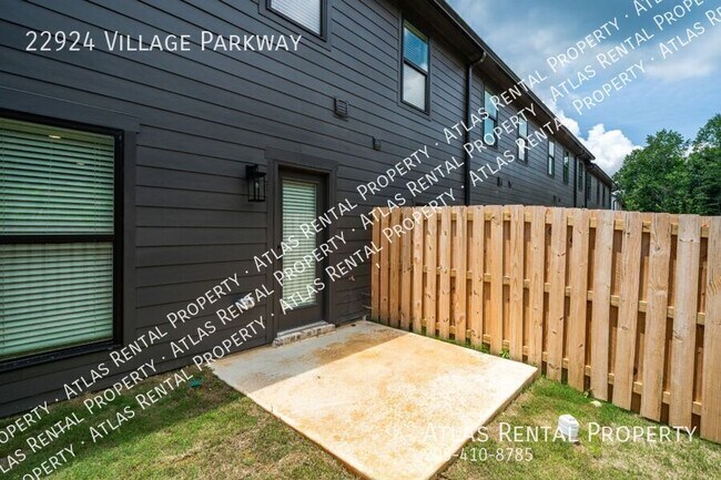 Foto del edificio - 22924 Village Pkwy