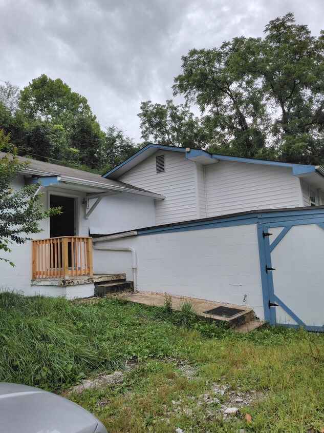 Primary Photo - 513 Henry Haynes Rd