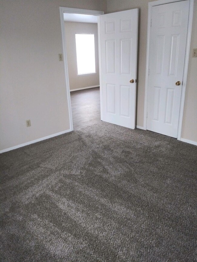 Building Photo - 1444 River Rd