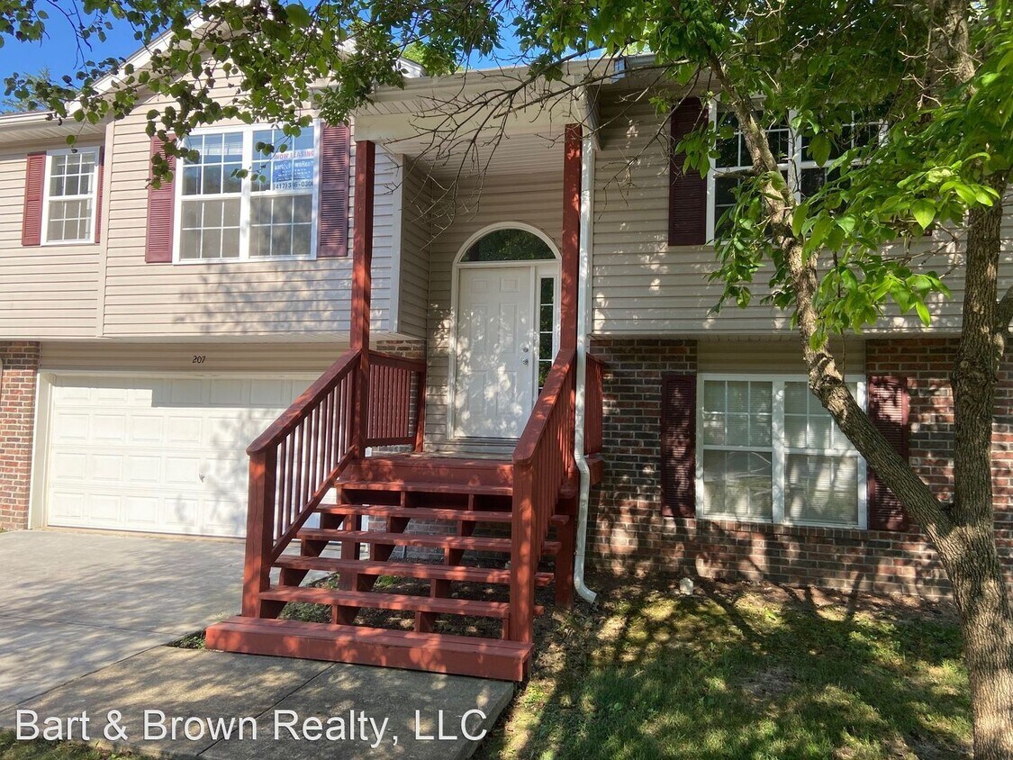 3 br, 3 bath House 207 Van Buren Rd House Rental in Branson, MO