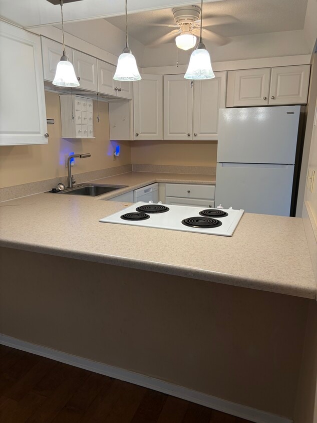 Photo - 6617 Poplar Ave (Germantown, TN)