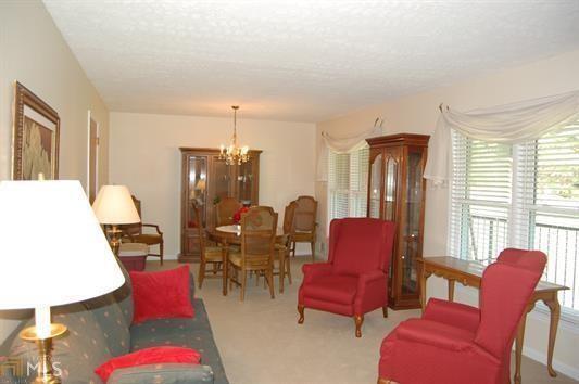 Building Photo - 2219 Myra Ln SW