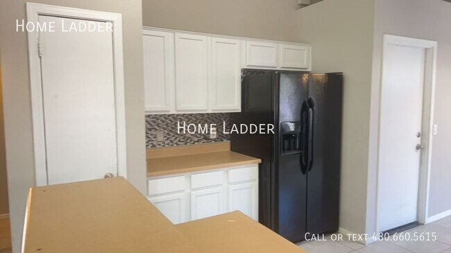 Building Photo - 511 S Torrence