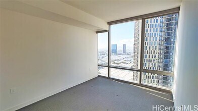 Building Photo - 1001 Queen St