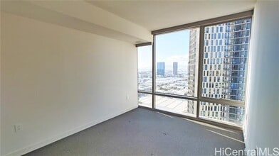 Building Photo - 1001 Queen St