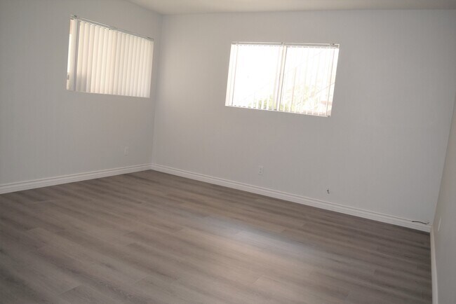 Foto del edificio - 16042 Waikiki Ln