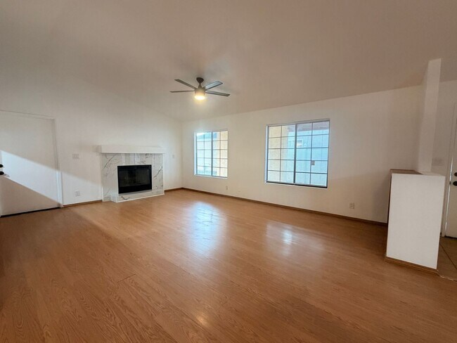 Foto del edificio - 3+2 with garage