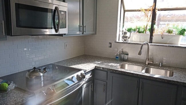 kitchen - 7200 Pirates Cove Rd