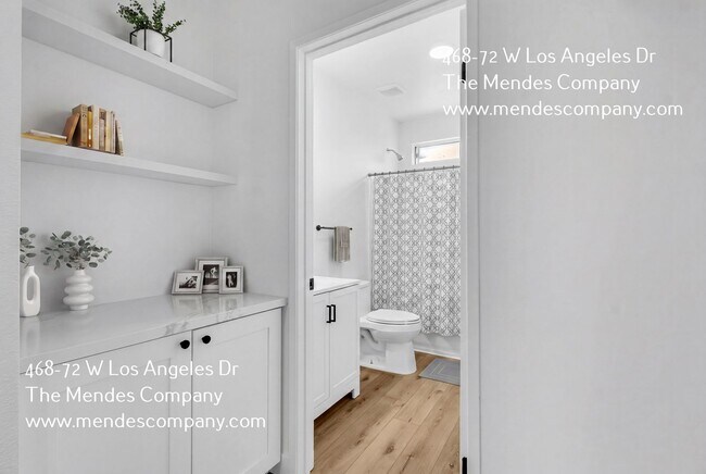 Building Photo - 468-72 W Los Angeles Dr