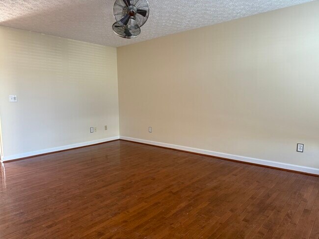Foto del edificio - Beautifully remodeled 2BD, 2.5BA, Polaris ...