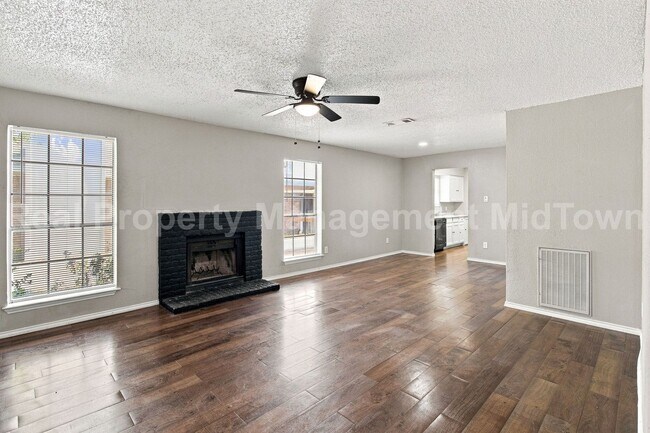 Foto del edificio - 2427 Indigo Ln