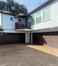 Building Photo - 523 Fischer St