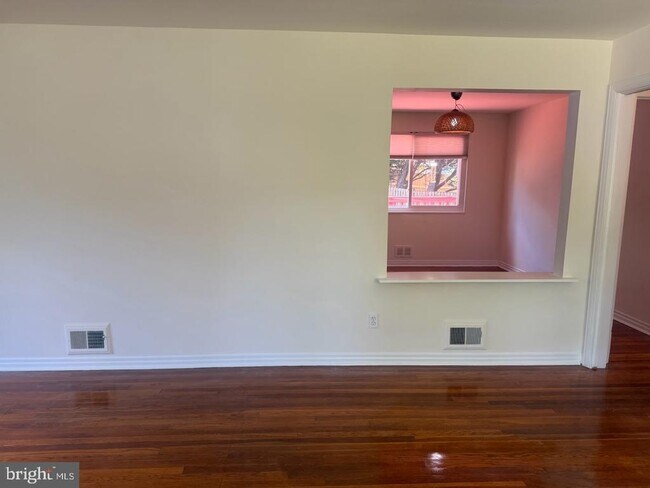 Foto del edificio - 10903 Stillwater Ave