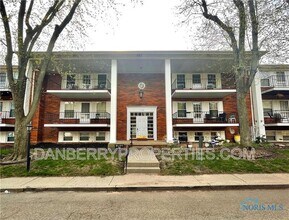 Building Photo - 3217 Glanzman Rd