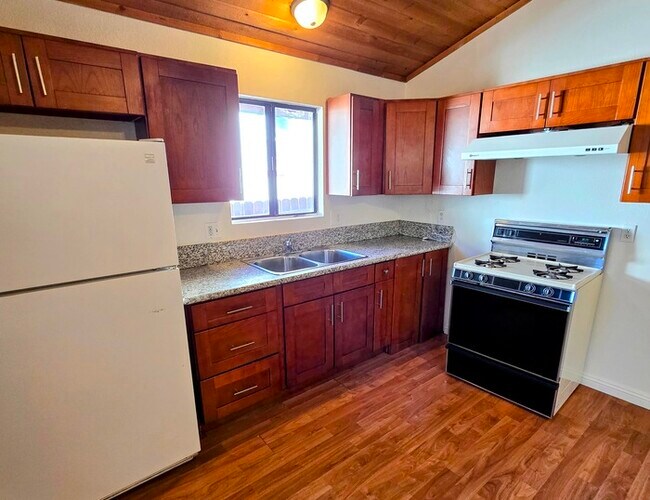 Building Photo - 2086 9th Ln