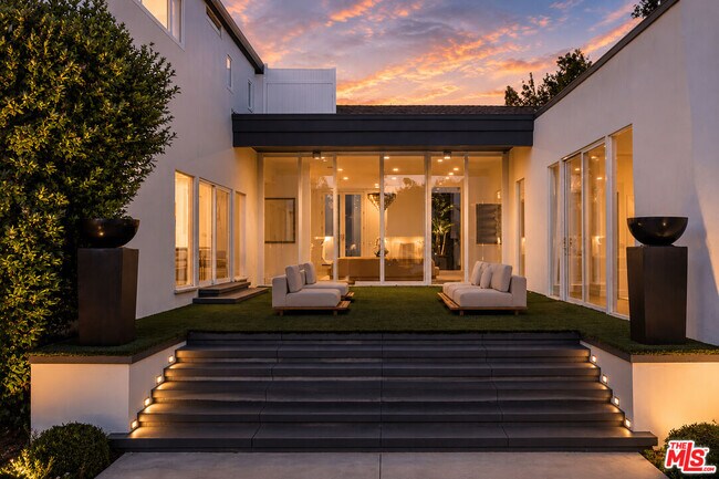 Foto del edificio - 703 N Maple Dr