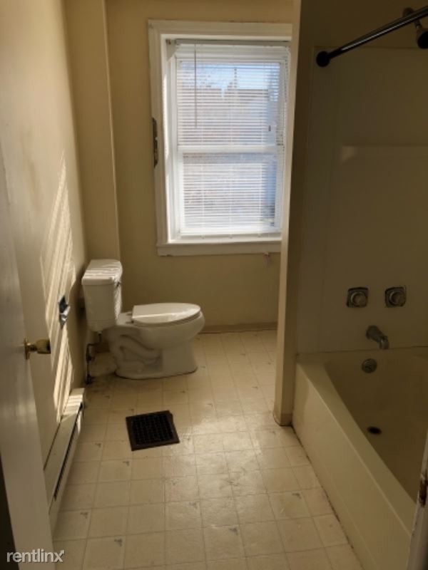 Foto del edificio - 216 W Madison St