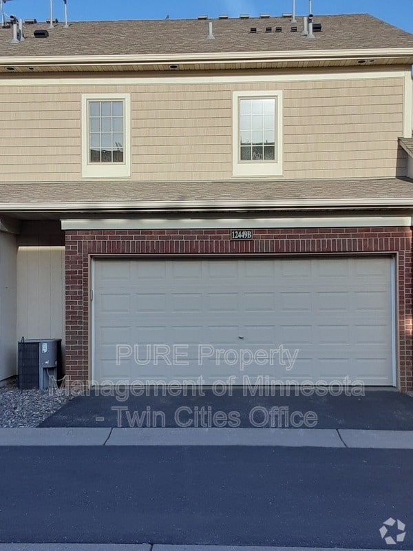 Building Photo - 12449 Flanders Ct NE