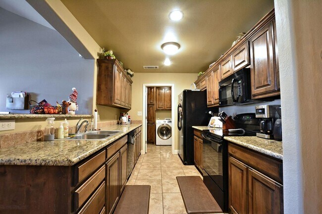 Building Photo - Wonderful 3 Bed, 2 bath in North Lubbock!