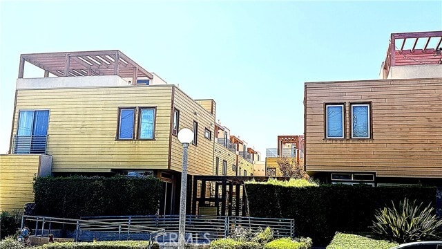 Building Photo - 41 N Oak Ave