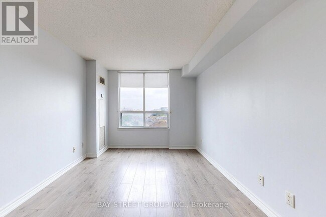 Photo du bâtiment - 51 Times Ave