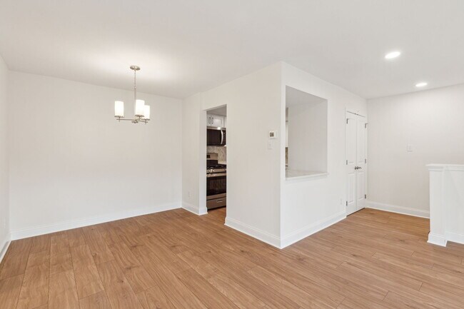 Building Photo - 517 Old Forge Crossing