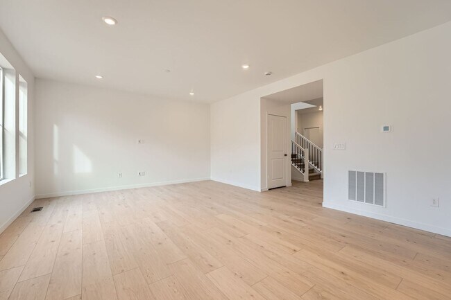 Foto del edificio - ALMOST BRAND NEW exquisite 3bd home in Harvest Ridge community