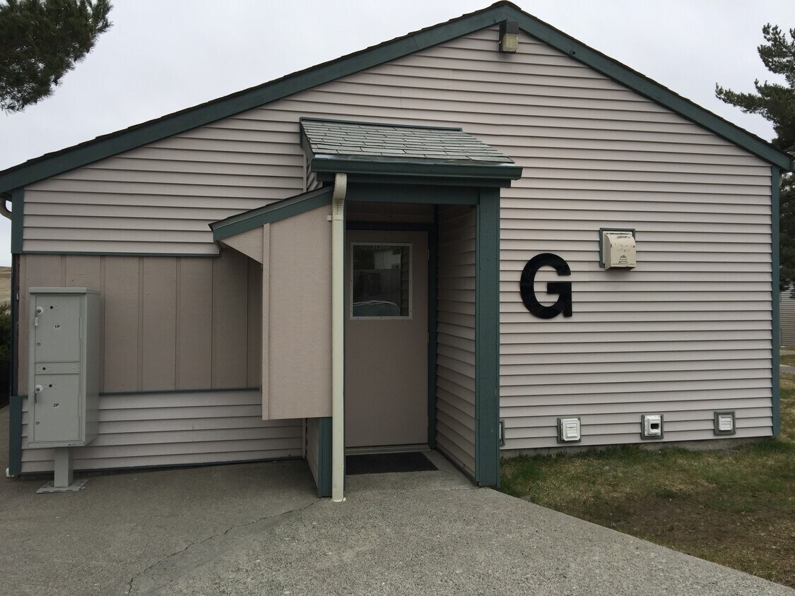 Foto principal - 921 SE Klemgard St
