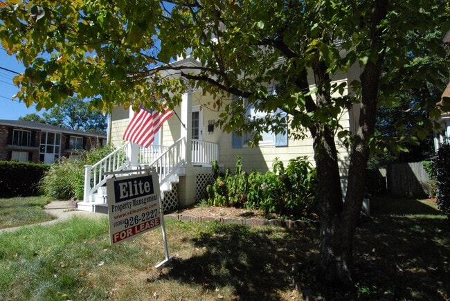 Building Photo - Coming soon....St Charles Historic area house