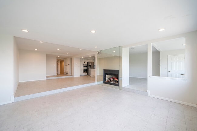 Living room - 2209 W 25th St