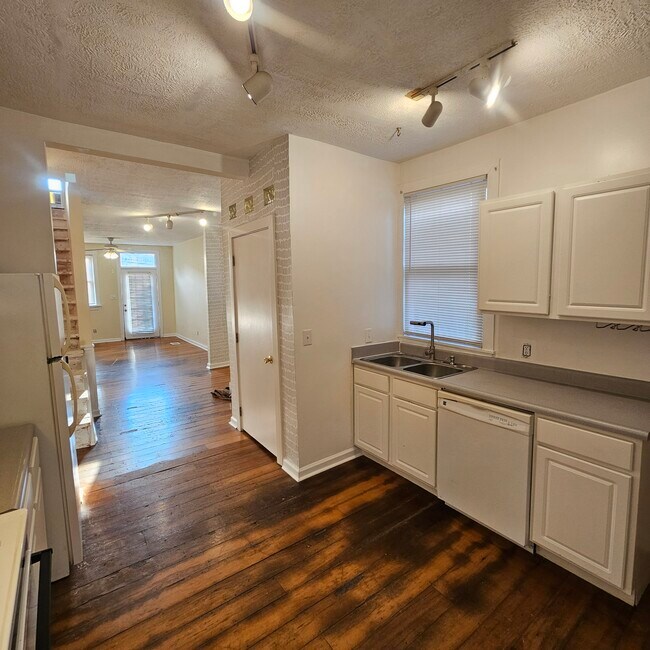 Foto del edificio - 1104 Mount Pleasant Ave