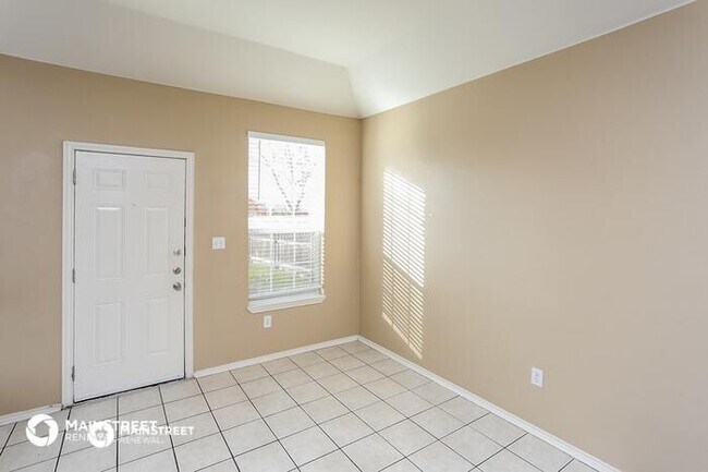 Foto del edificio - 1020 Balkin Dr, Lancaster, TX 75134