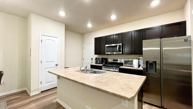 Photo - 5642 Heathland Terrace House