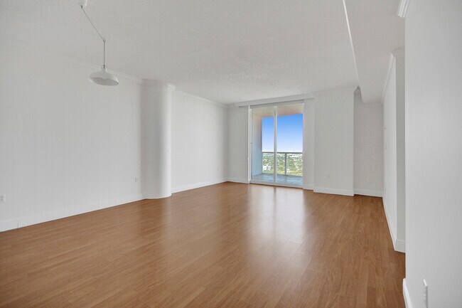 Building Photo - 2101 BRICKELL